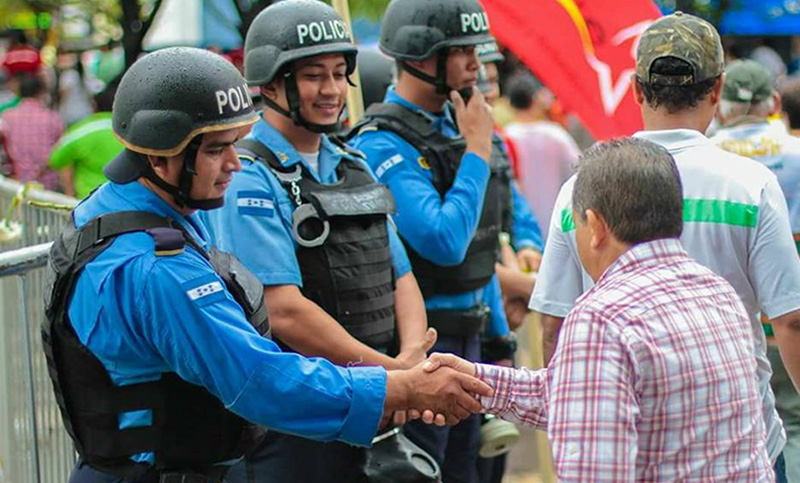 Agentes policiales de Honduras se declararon en huelga