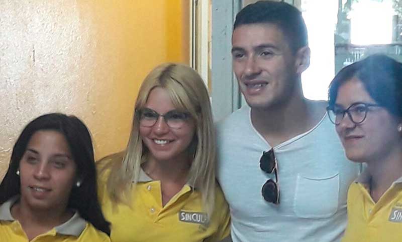 Personalidades de la ciudad y ex jugadores estuvieron en el Gigante