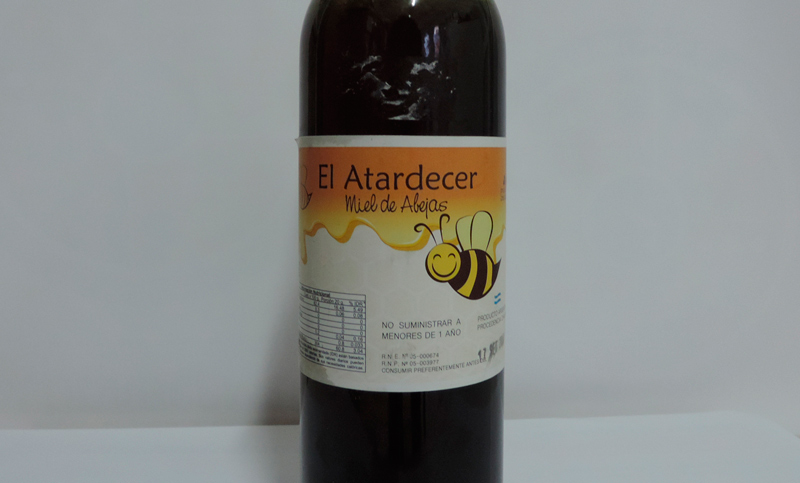 Prohíben la comercialización de la miel de abeja “El atardecer”