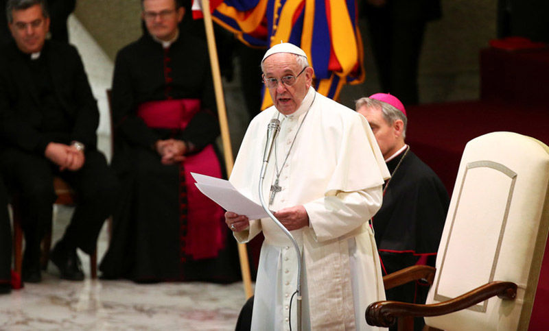 El papa Francisco apoya la idea de cambiar una frase en la oración del padrenuestro