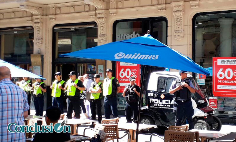 Sin la GUM, la policía realiza un operativo en las peatonales