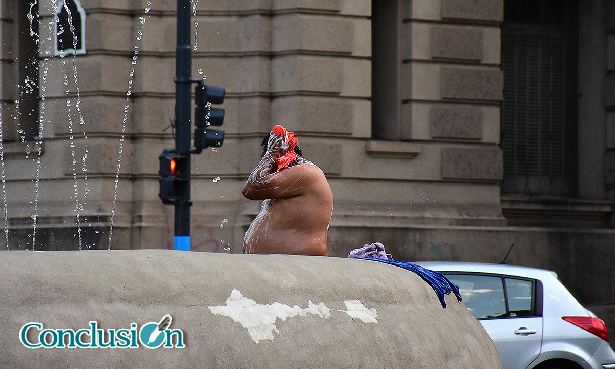 Una ducha rápida con este calor no viene mal