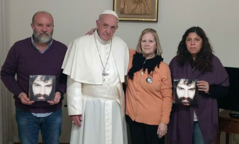 Francisco recibió en el Vaticano a la familia de Santiago Maldonado