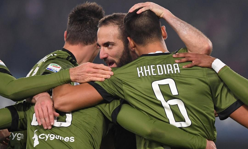 Gonzalo Higuaín convirtió y Juventus se subió a la punta del Calcio