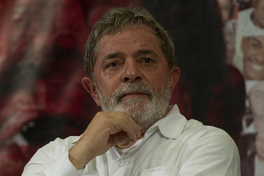 El juez Moro manda a remate el departamento por el que fue condenado Lula