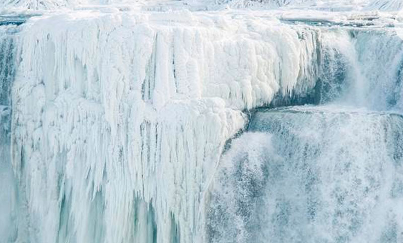 En fotos, las cataratas del Niágara congeladas por la ola de frío