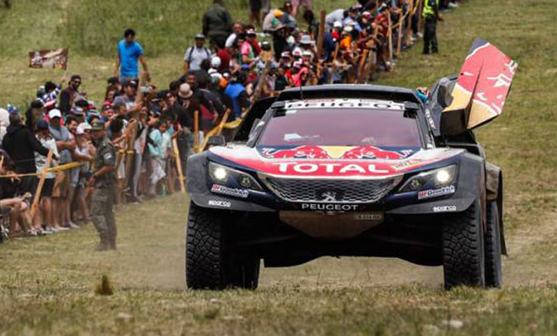 El español Carlos Sainz se llevó el título en la categoría autos