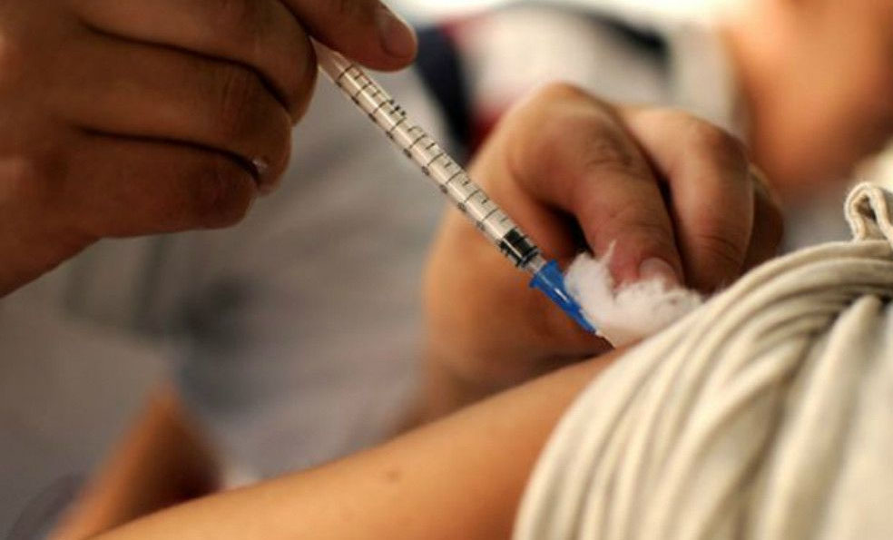 ¿Qué es la fiebre amarilla y por qué vacunarse antes de ir a Brasil?