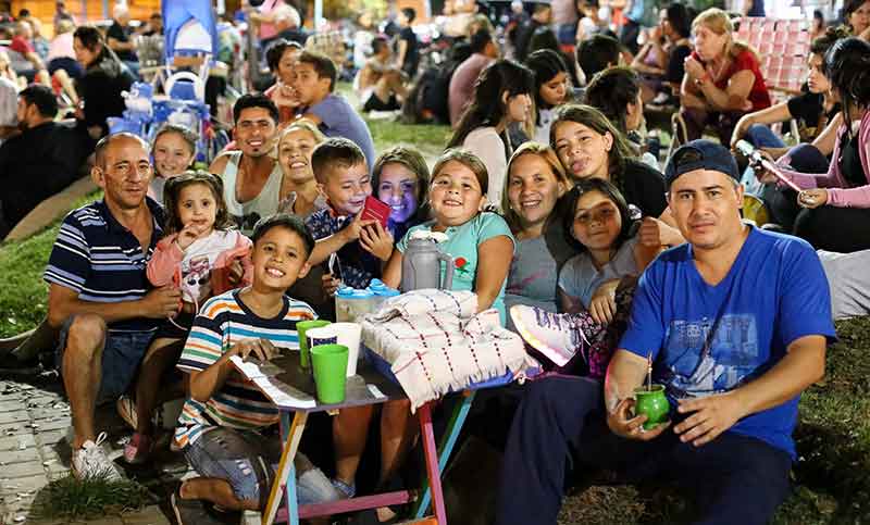 La plaza Argentina será el escenario de un nuevo Pícnic Nocturno