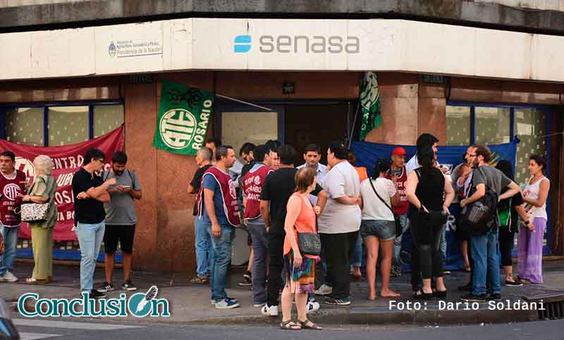 Los estatales del Senasa inician un paro de cuatro días contra los despidos