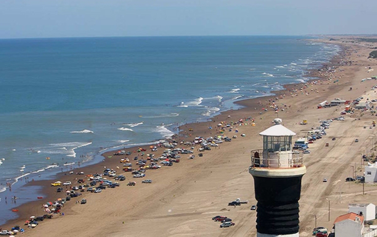 Mala temporada en la Costa Atlántica: la inflación, el precio del dólar y los despidos afectan la concurrencia