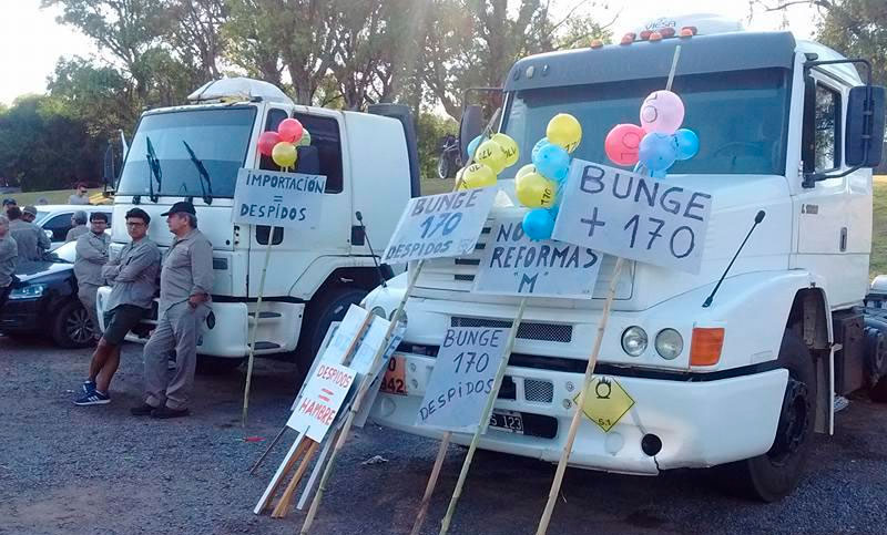 Trabajadores químicos protestan en Campana por los 165 despidos de Bunge