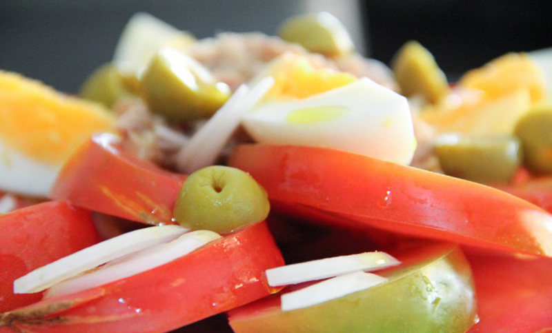 Vacaciones: cómo alimentarse en la playa