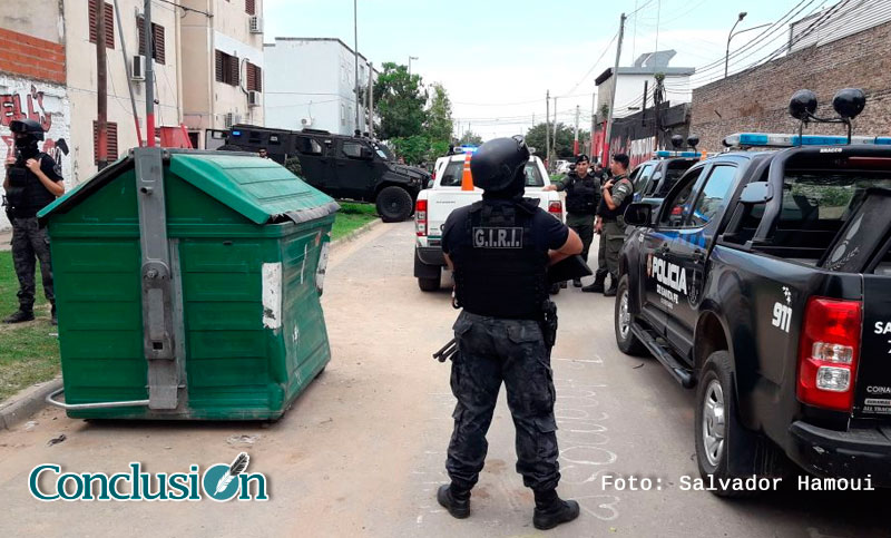 Gran dispositivo de seguridad para el traslado de Alan Funes