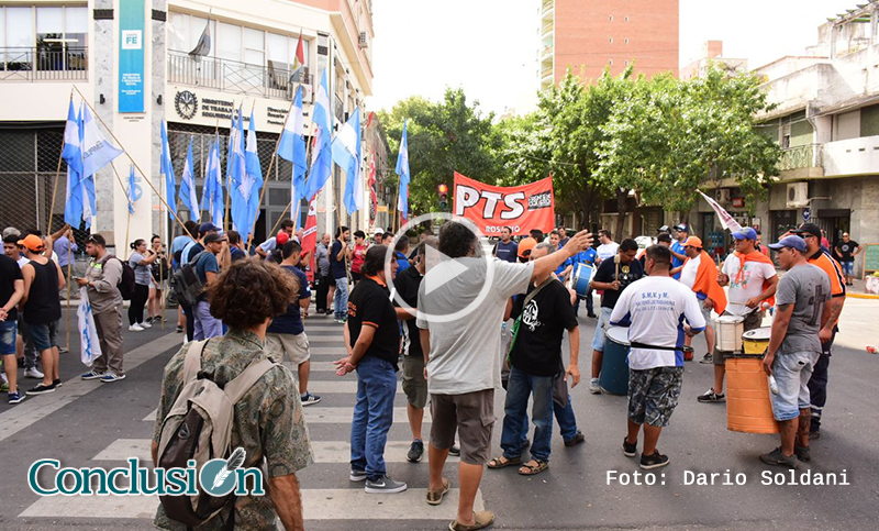 Manifestación frente al Ministerio de Trabajo por los despidos en Cargill y en el Inti