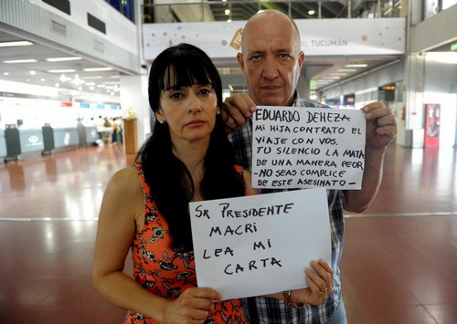 El papá de la chica que cayó del parapente acusó al instructor de frenar la investigación