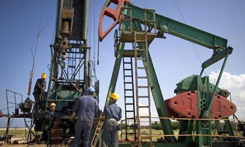 Petroleros de Santa Cruz iniciaron un paro ante más de 200 despidos