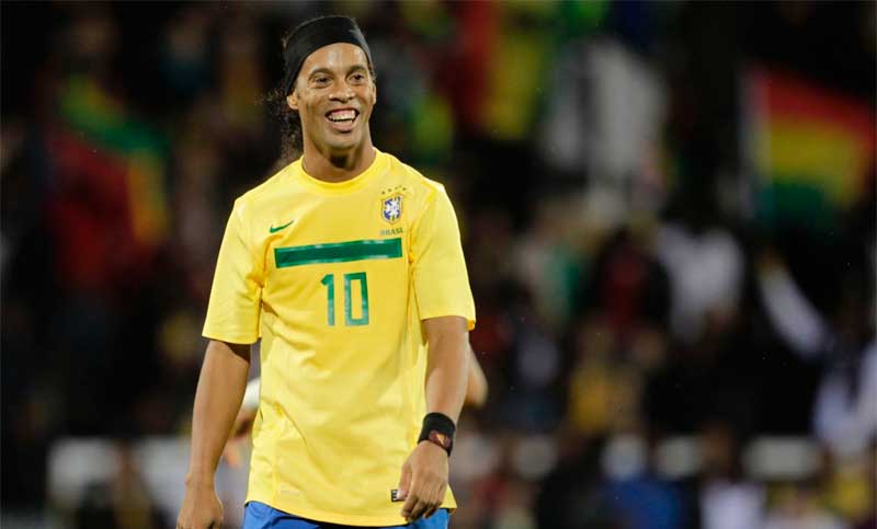 Ronaldinho anunció su retiro definitivo y tendrá su partido de despedida