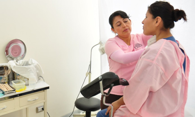 ¿Cuáles son los análisis que las mujeres deben hacerse una vez al año?
