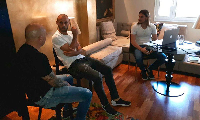 Sampaoli se reunió con Javier Mascherano en Barcelona