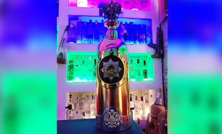 La botella del vodka más cara del mundo desaparece en un épico robo en Dinamarca