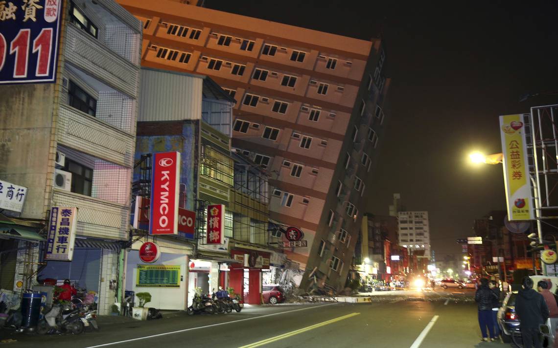 Un terremoto sacudió a Taiwán y más de 100 personas quedaron atrapadas en edificios
