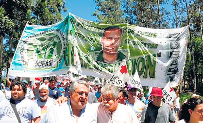 Masiva protesta de los trabajadores de ingenios en Salta y Jujuy