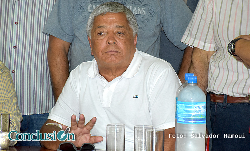 Barrionuevo: “Para el presidente de Aguas Santafesinas es un deleite echar gente”