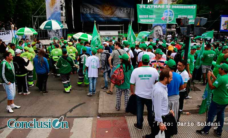 Camioneros presiona para reabrir paritarias con últimatum y paros