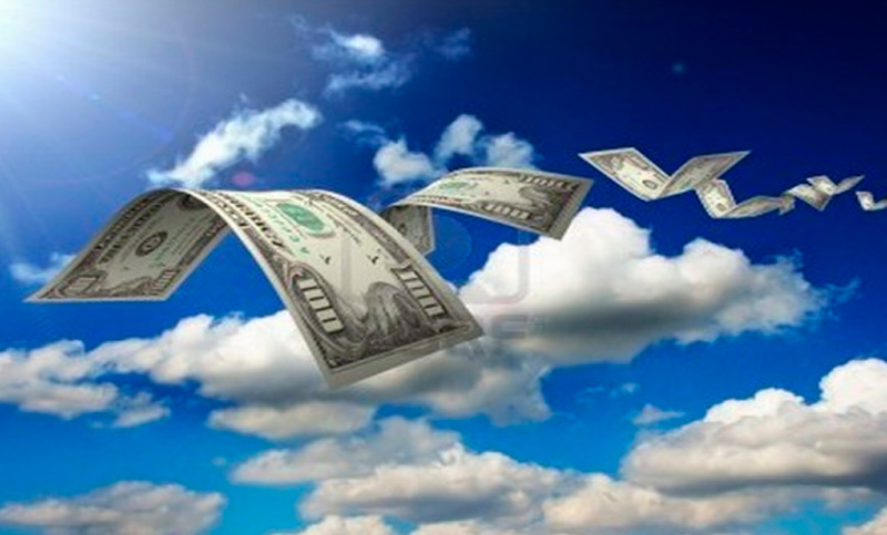 El dólar arrancó la semana con fuerte suba y marcó otro récord