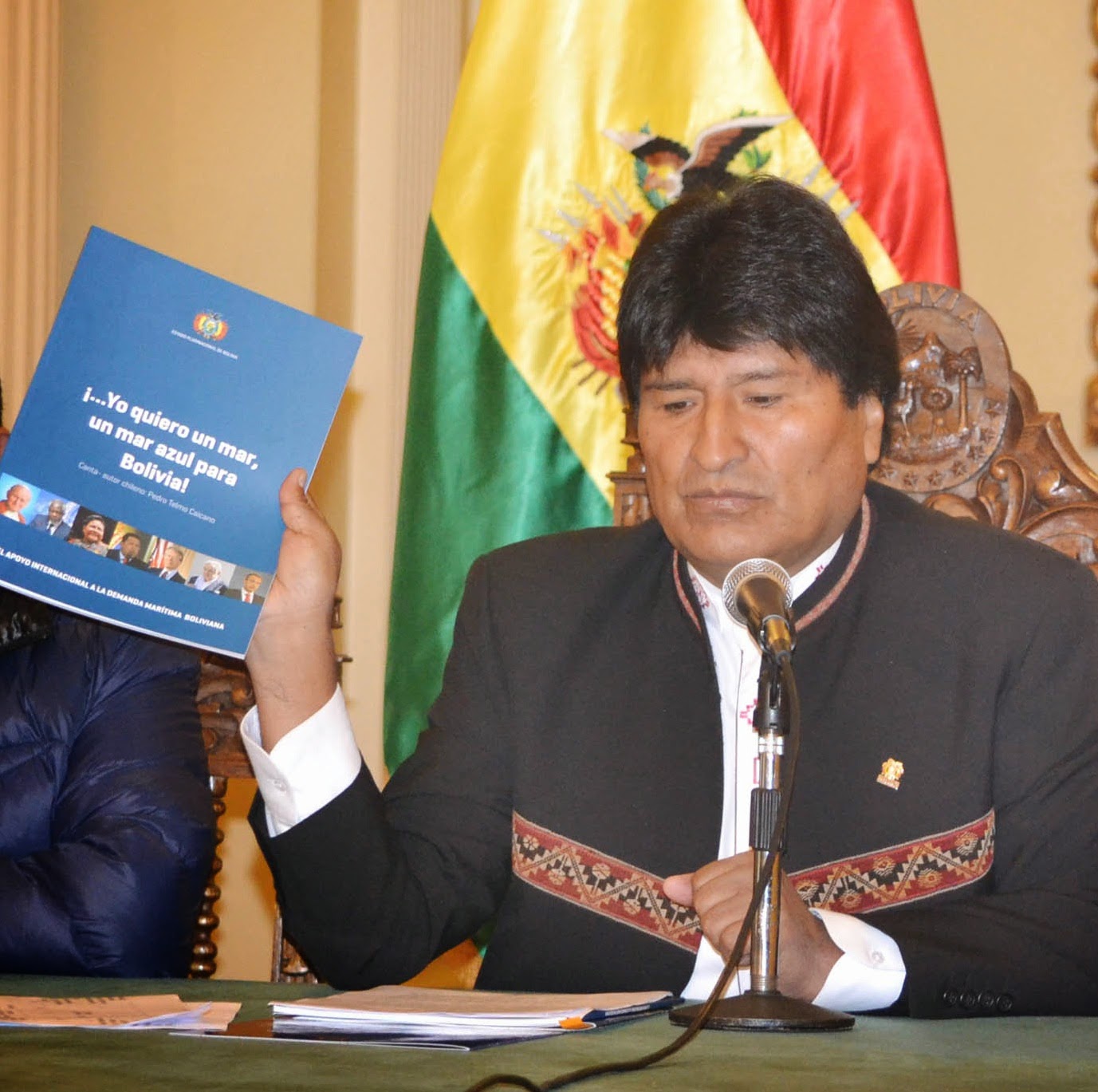 Evo Morales anuncia una bandera récord de 70 kilómetros para defender la salida al mar del país