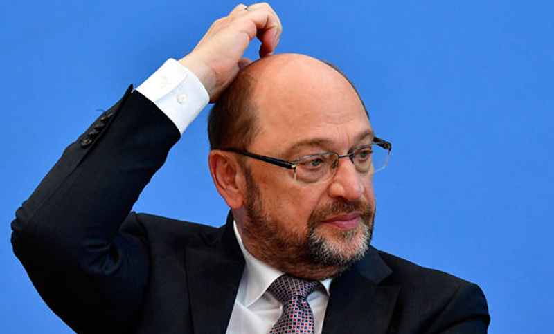El líder socialdemócrata alemán renuncia a entrar en el gobierno de Merkel