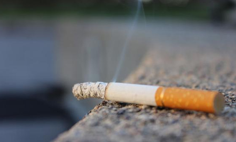 Un estudio demuestra que los restos de tabaco duran seis meses en una habitación
