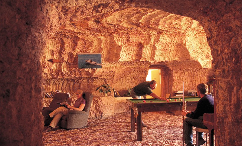 Desde 1915 un pueblo entero vive dentro de un agujero en Australia