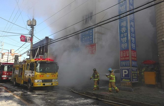 Al menos 11 muertos por el incendio de una residencia para ancianos en Japón