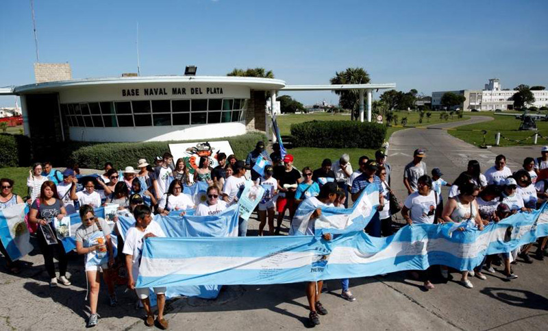 Familiares de tripulantes del ARA San Juan iniciaron una campaña para seguir con la búsqueda