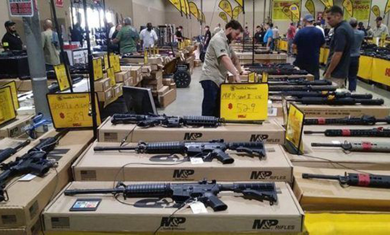 ¿Cómo es posible? La Florida celebra Feria de Armas tres días después de la masacre en Parkland