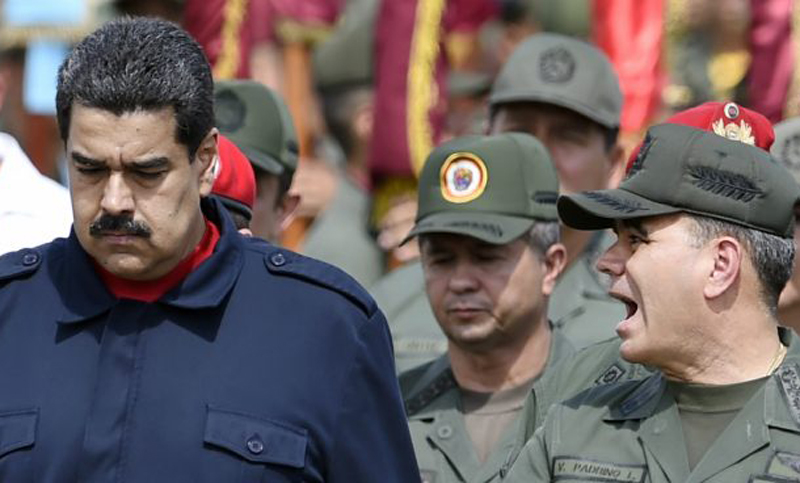 Maduro prepara al ejército ante un posible golpe de estado