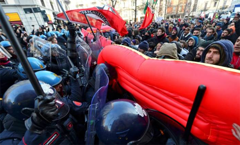La ultraderecha y los antifascistas toman las calles de Italia