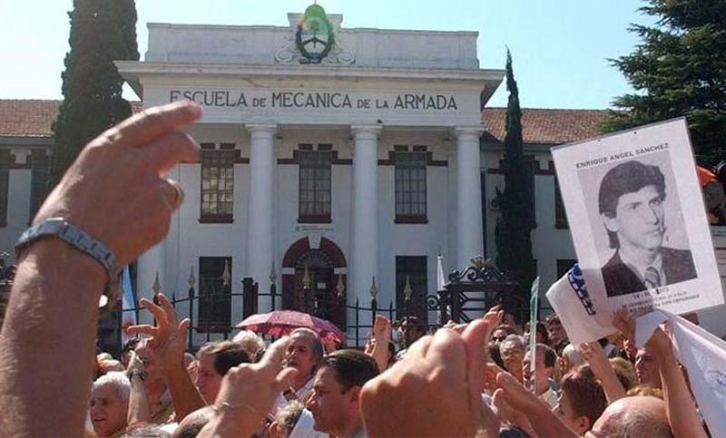 La Iglesia puso a disposición de la Justicia documentos de bautismos en la Esma