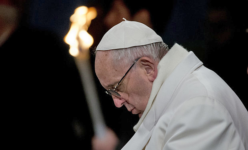 El Papa Francisco expresó «verguenza» por dejar a los jóvenes «un mundo fracturado»