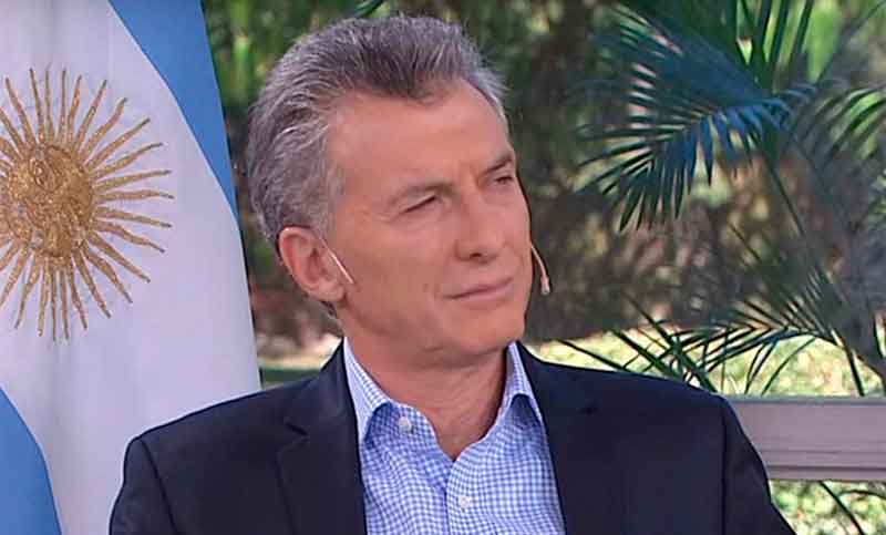 Macri visitó a bomberos por el día del trabajador y compartió “una linda charla”