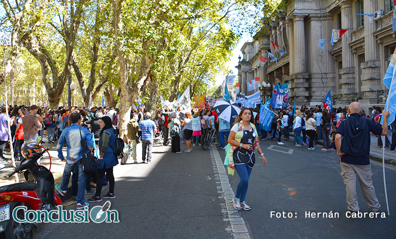 Los docentes se movilizan y Amsafe desobliga de 10 a 14