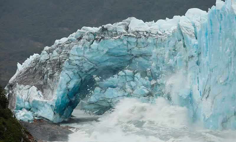 Sin público presente, se rompió el glaciar Perito Moreno
