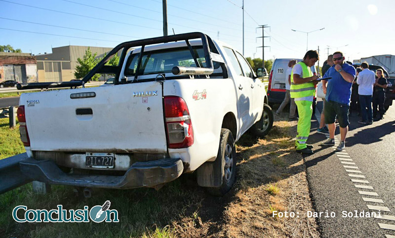 Una policía fue embestida por una camioneta en avenida Circunvalación