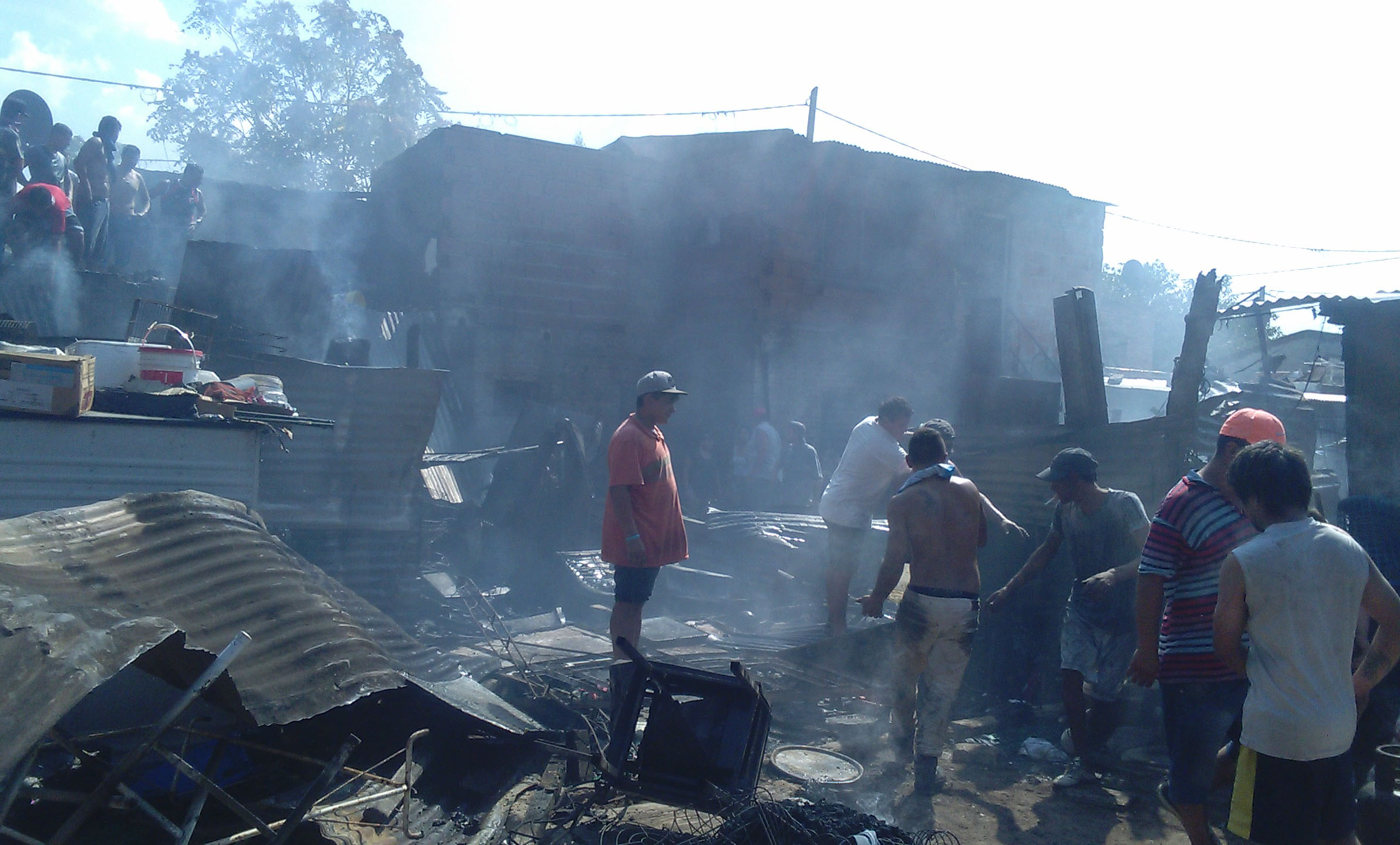 Incendio en barrio Ludueña destruyó cuatro casillas