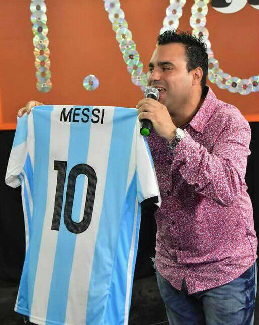 “Cantar el tema que le compuse a Messi en Rusia sería un sueño”