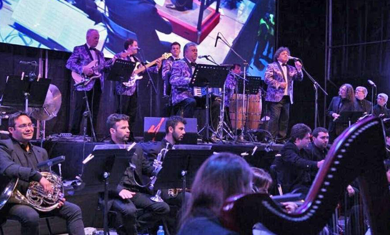 Una multitud se hizo presente en el recital de Los Palmeras