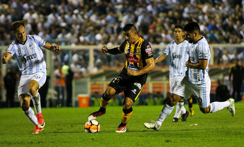 Atlético Tucumán goleó y ganó protagonismo en la Libertadores
