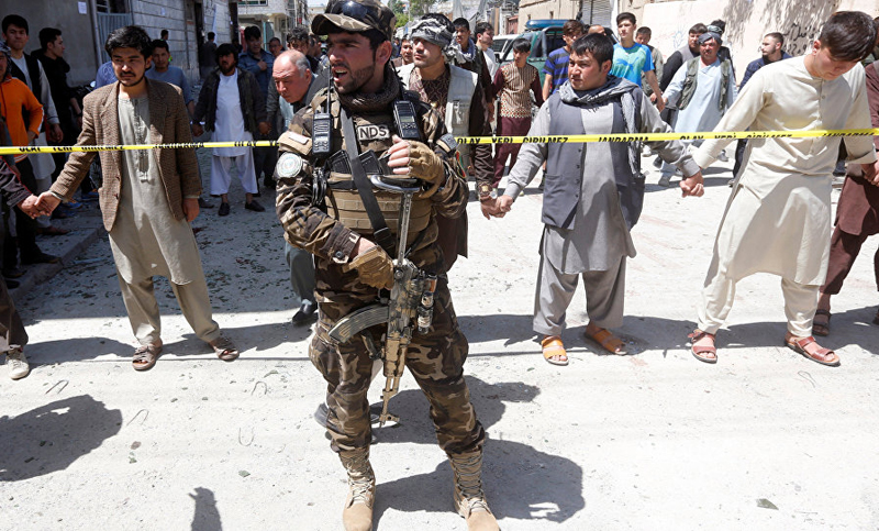 Dos ataques dejan decenas de muertos en Afganistán y amenazan los comicios legislativos